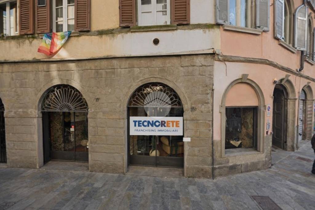 negozio in affitto a Bergamo in zona Borgo Palazzo