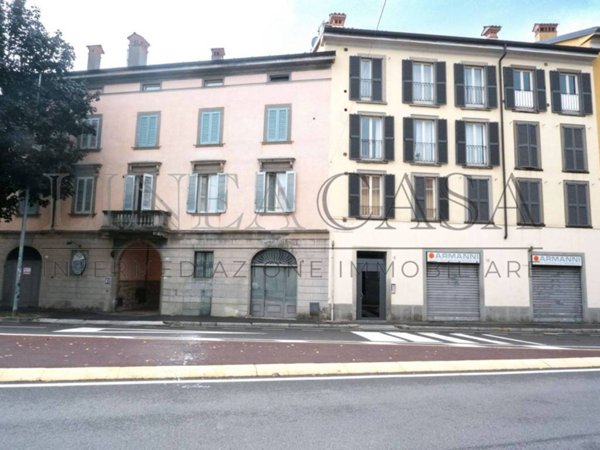 negozio in affitto a Bergamo in zona Borgo Palazzo
