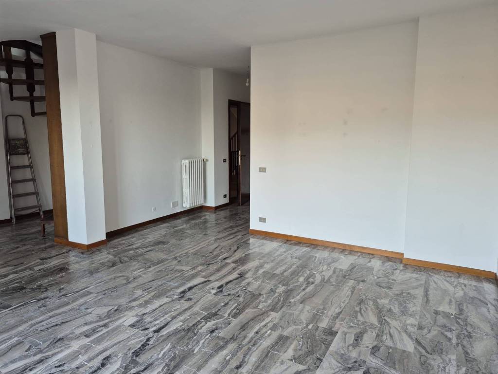 appartamento in affitto a Bergamo in zona Monterosso