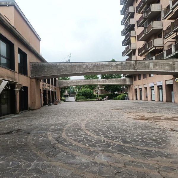 negozio in affitto a Bergamo in zona Valtesse/Valverde