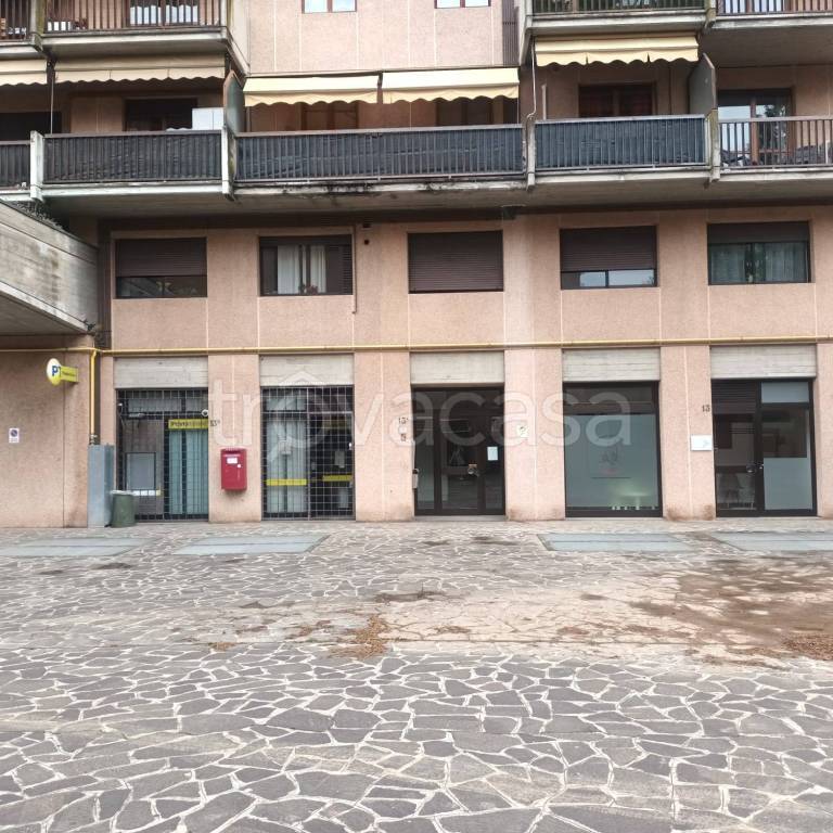 negozio in affitto a Bergamo in zona Valtesse/Valverde