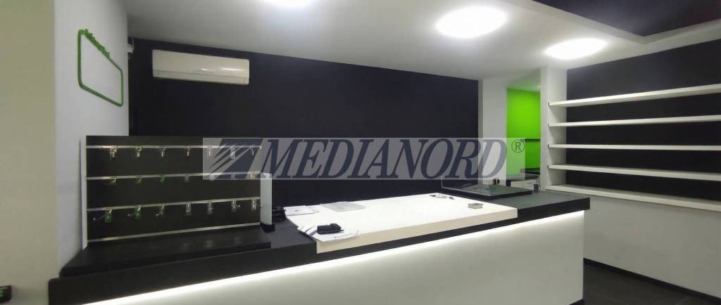 negozio in affitto a Bergamo in zona Borgo Palazzo