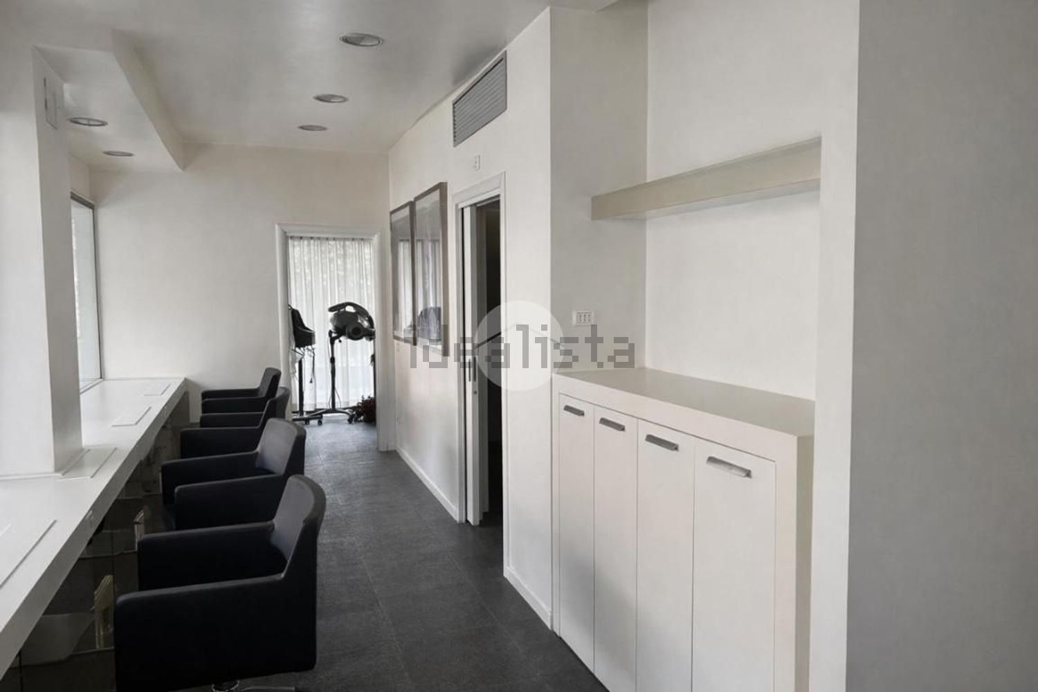 negozio in affitto a Bergamo in zona Borgo Pignolo