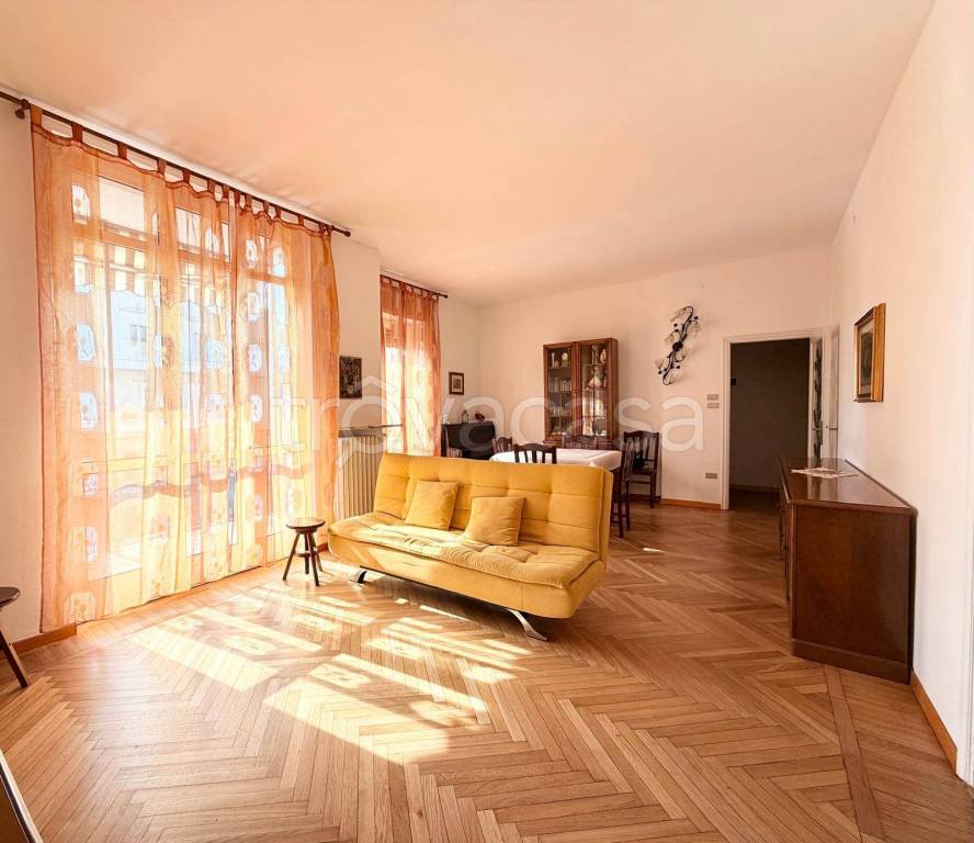 appartamento in affitto a Bergamo in zona Borgo Santa Caterina