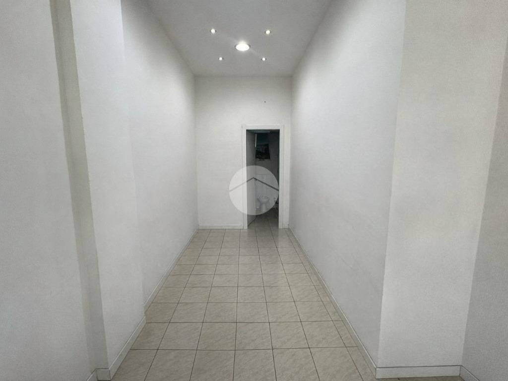 negozio in affitto a Bergamo in zona Borgo Palazzo