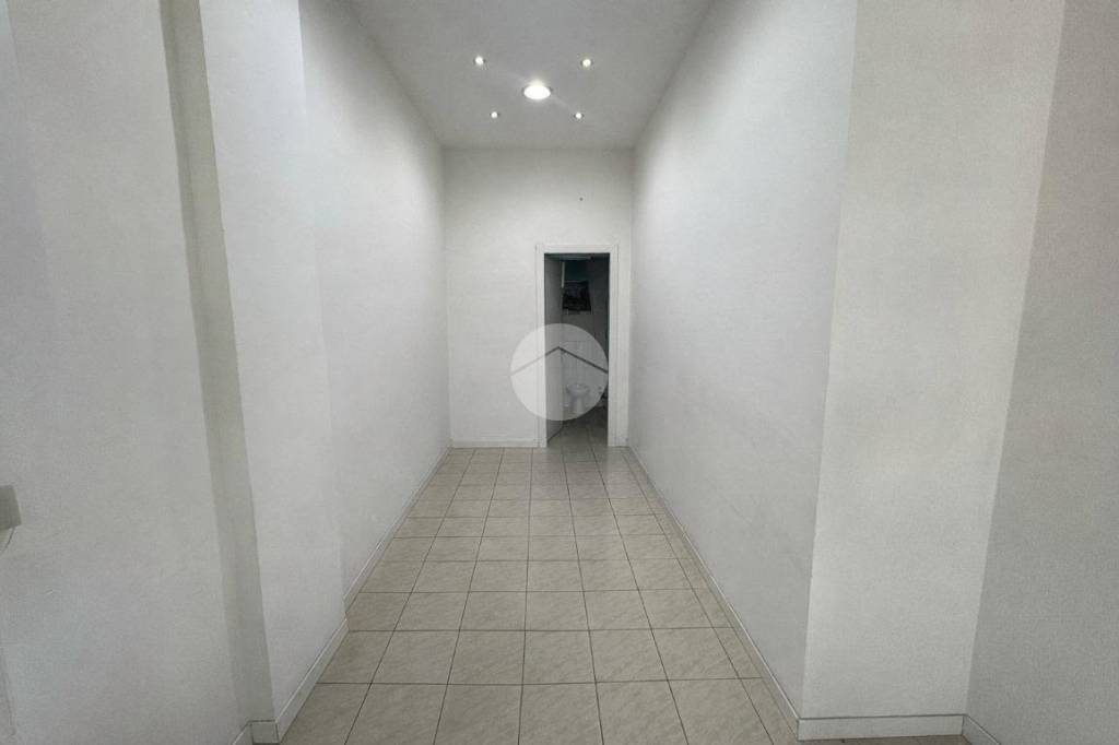 negozio in affitto a Bergamo in zona Borgo Palazzo