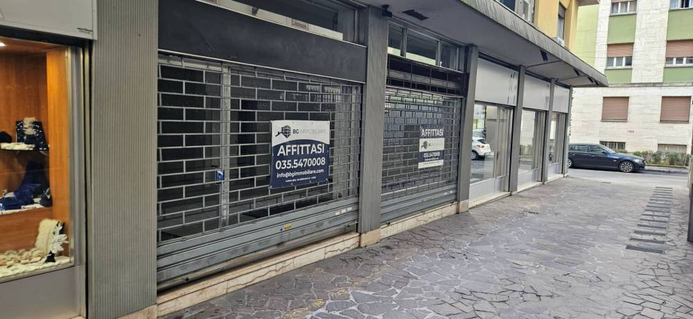 negozio in affitto a Bergamo in zona Borgo Palazzo