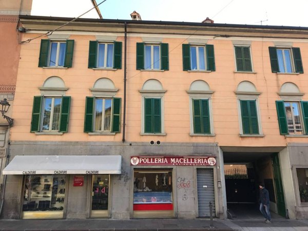 negozio in affitto a Bergamo in zona Redona
