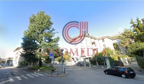 negozio in affitto a Bergamo in zona Borgo Palazzo