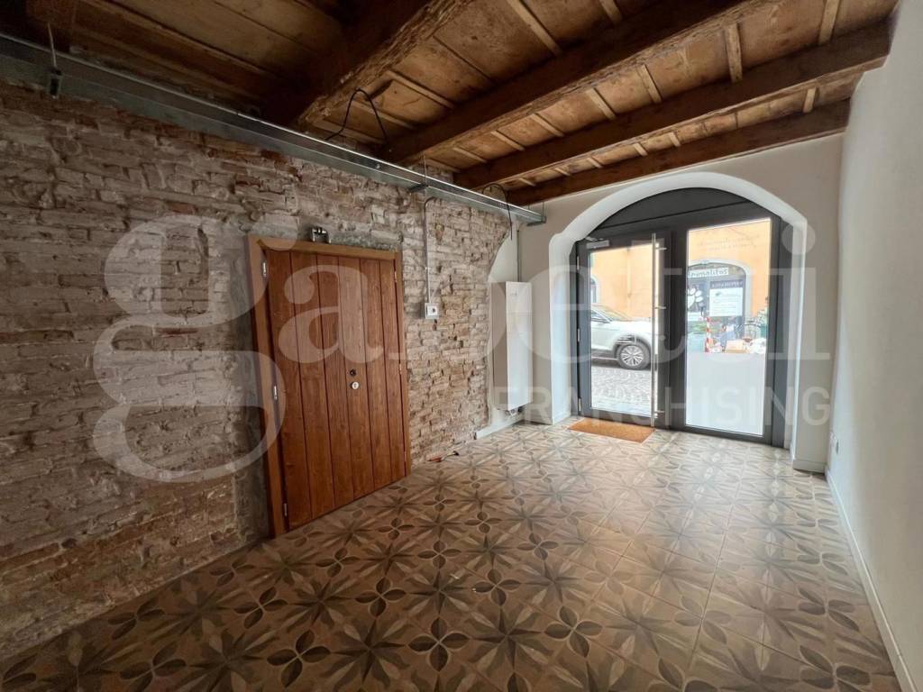 negozio in affitto a Bergamo in zona Borgo Palazzo