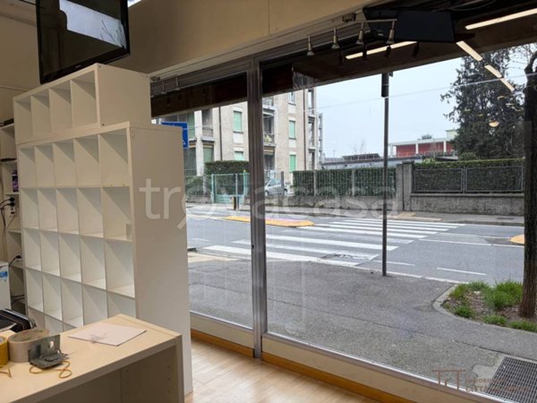 negozio in affitto a Bergamo in zona Borgo Santa Caterina