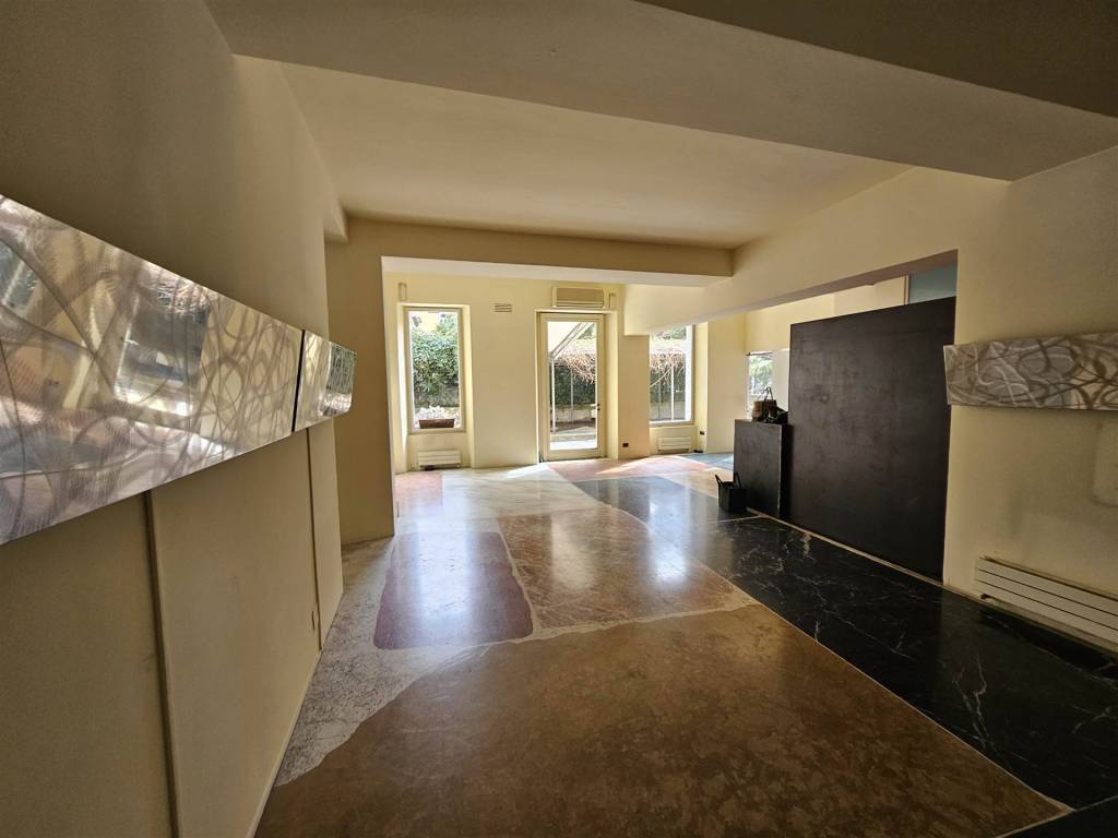 negozio in affitto a Bergamo in zona Borgo Palazzo