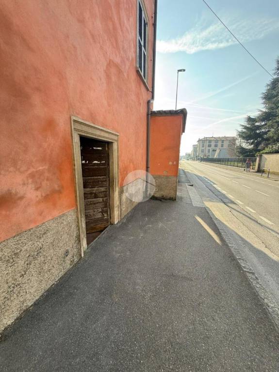 locale commerciale in affitto a Bergamo in zona Campagnola
