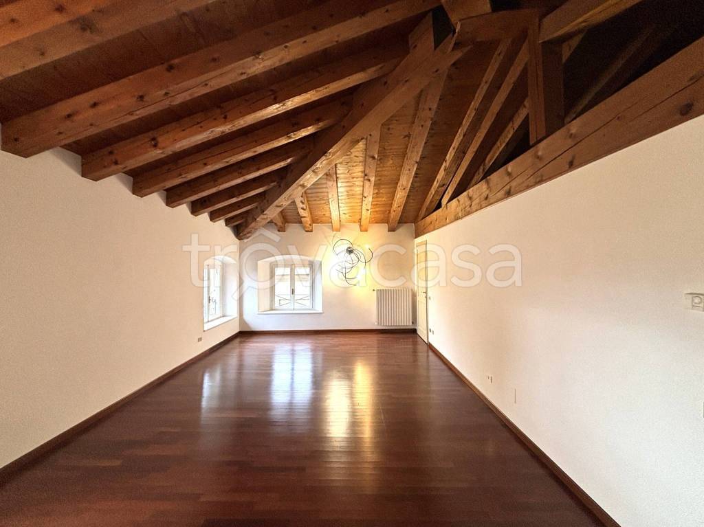 appartamento in affitto a Bergamo in zona Città Alta