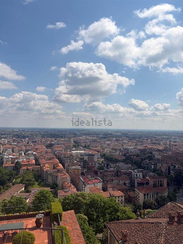 appartamento in affitto a Bergamo in zona Città Alta