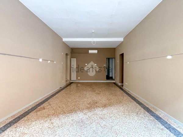 negozio in affitto a Bergamo in zona Borgo Palazzo