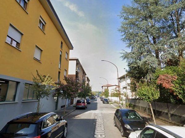 negozio in affitto a Bergamo in zona Boccaleone