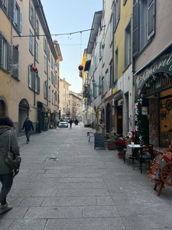 negozio in affitto a Bergamo in zona Borgo Pignolo