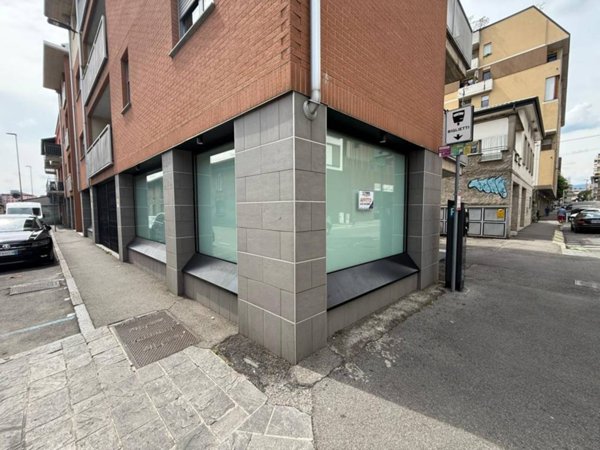 negozio in affitto a Bergamo in zona Borgo Palazzo