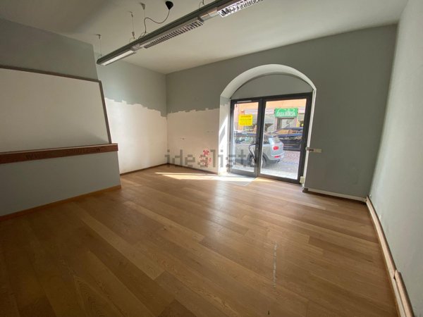negozio in affitto a Bergamo in zona Borgo Palazzo