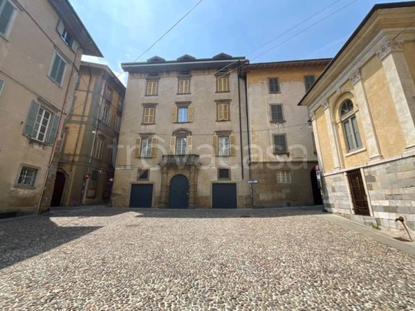 appartamento in affitto a Bergamo in zona Città Alta