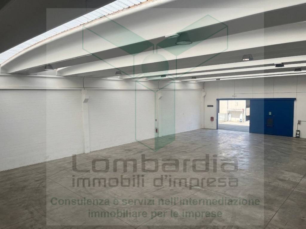 locale commerciale in affitto a Bergamo in zona Canovine