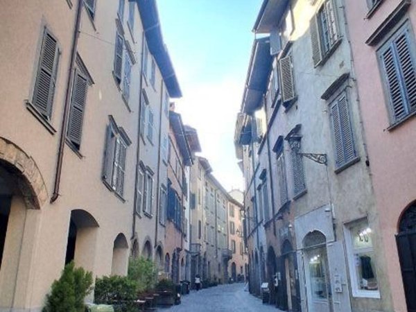 appartamento in affitto a Bergamo in zona Borgo Pignolo