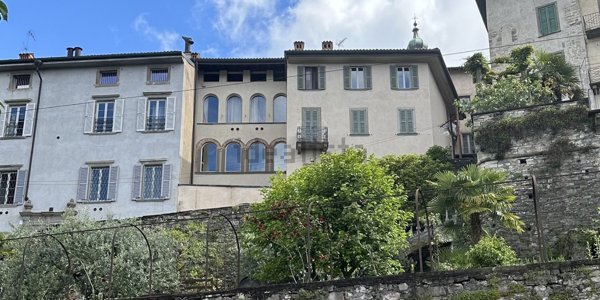 appartamento in affitto a Bergamo in zona Città Alta