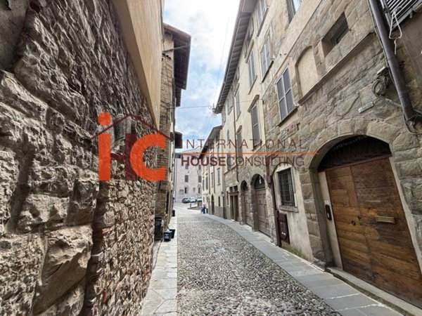 appartamento in affitto a Bergamo in zona Città Alta