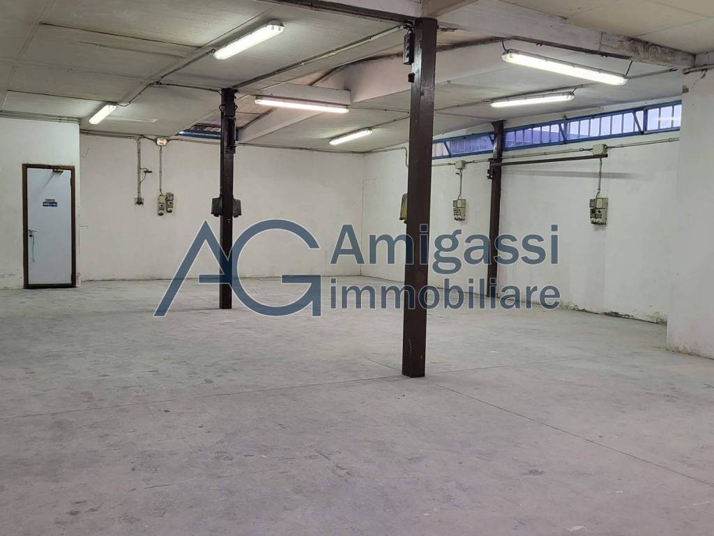 locale commerciale in affitto a Bergamo in zona Colognola