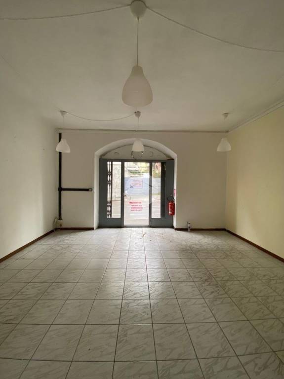 locale commerciale in affitto a Bergamo