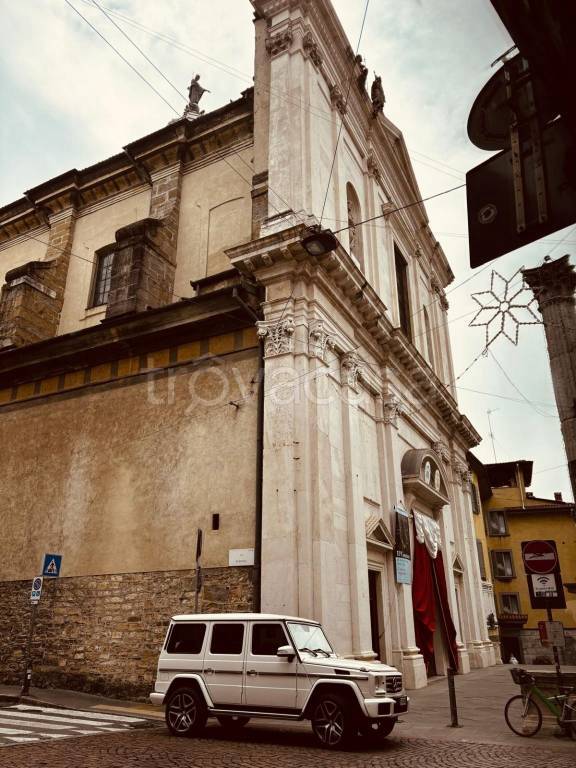 negozio in affitto a Bergamo in zona Bergamo Centro