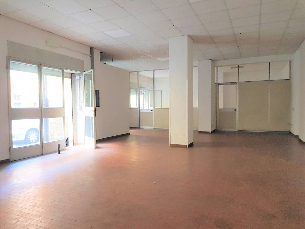 locale commerciale in affitto a Bergamo