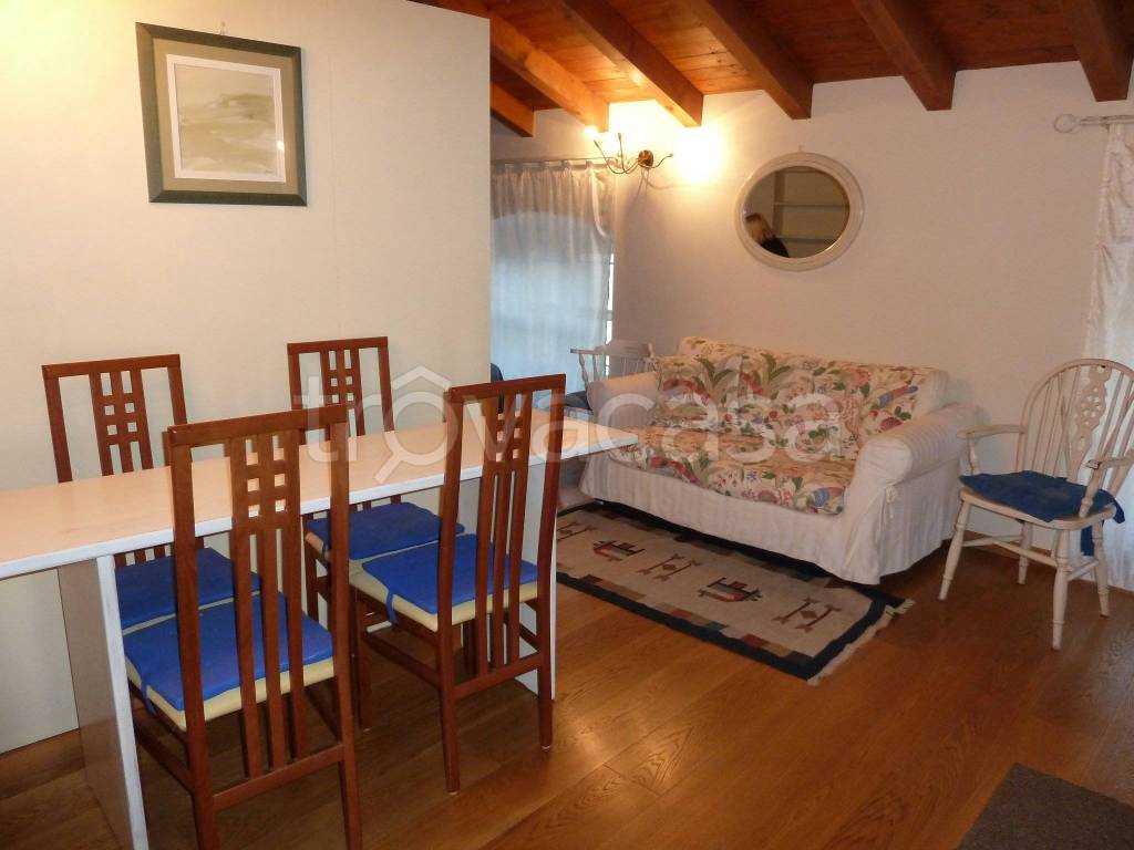 appartamento in affitto a Bergamo in zona Città Alta