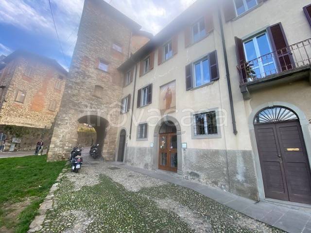 appartamento in affitto a Bergamo in zona Città Alta