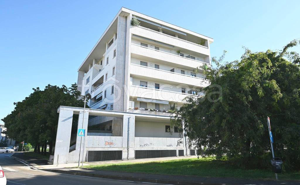 appartamento in affitto a Bergamo in zona Canovine