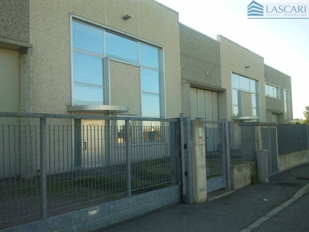 locale commerciale in affitto a Bonate Sopra