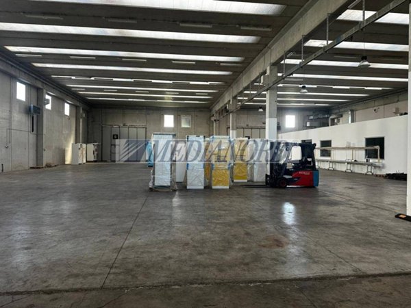 locale commerciale in affitto a Bonate Sopra