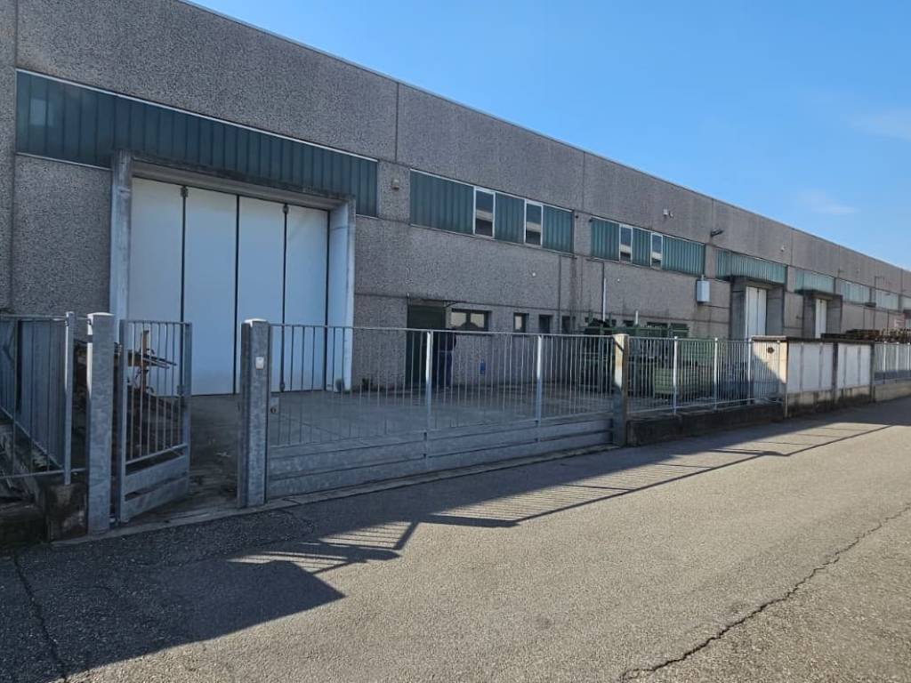 locale commerciale in affitto a Bonate Sopra