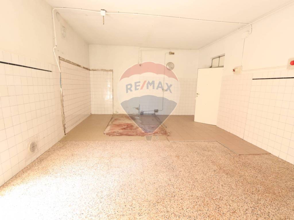 negozio in affitto a Brembate di Sopra