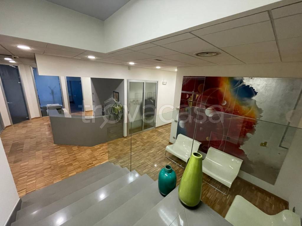 ufficio in affitto a Brembate di Sopra