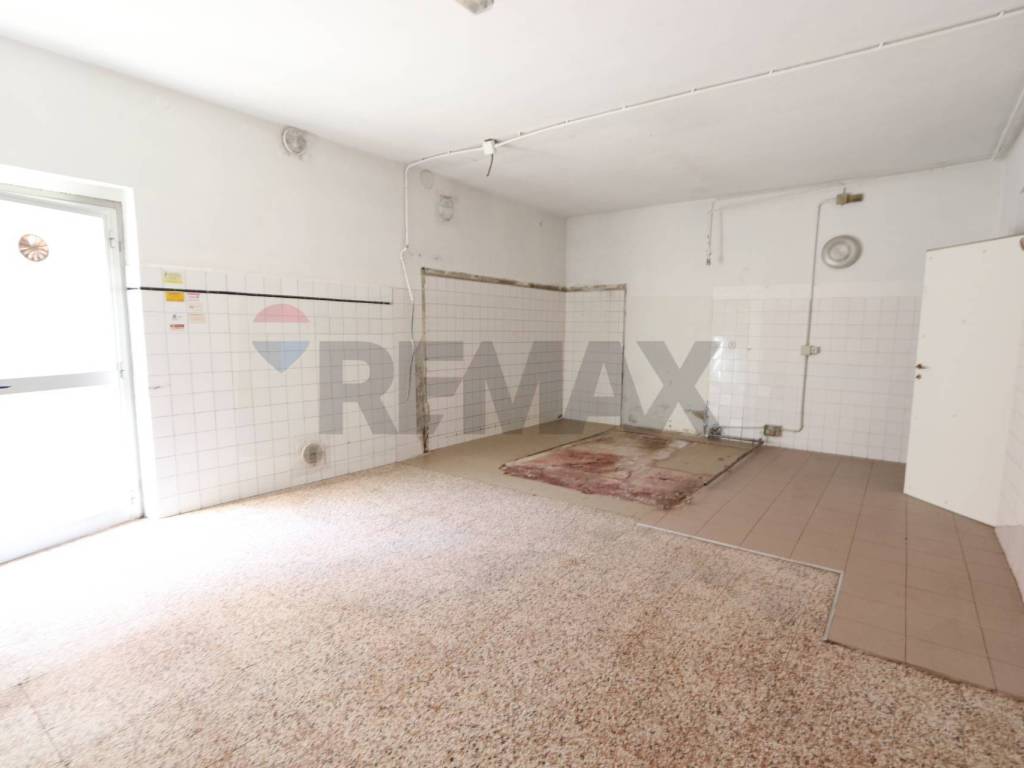 negozio in affitto a Brembate di Sopra