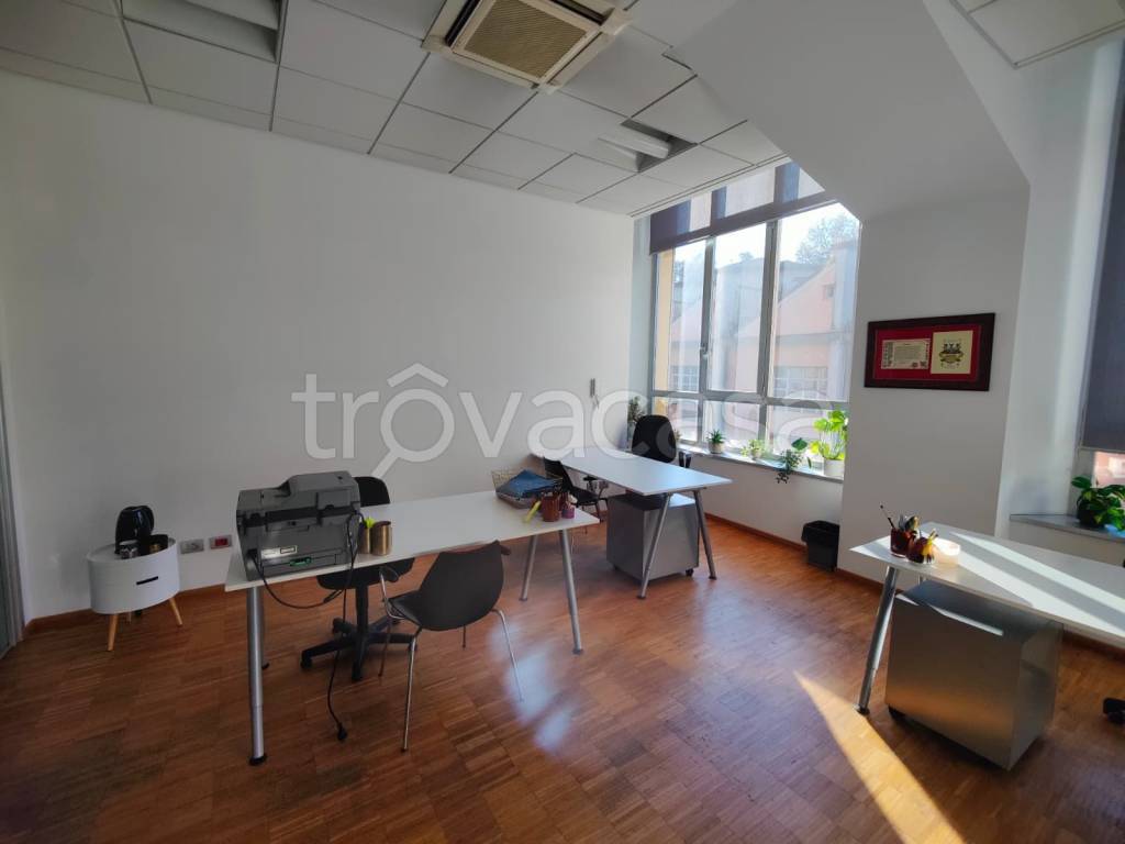 ufficio in affitto a Brembate di Sopra