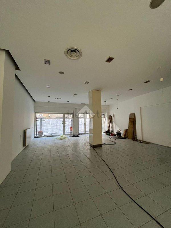 locale commerciale in affitto a Brignano Gera d'Adda