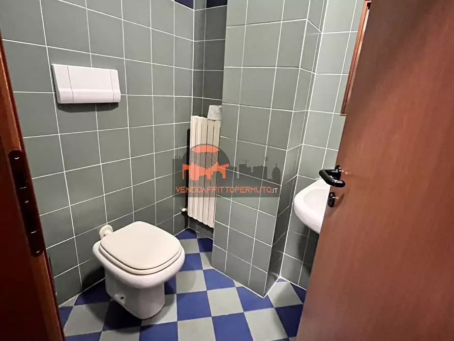 locale commerciale in affitto a Calcinate