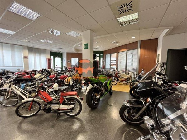 negozio in affitto a Calcinate