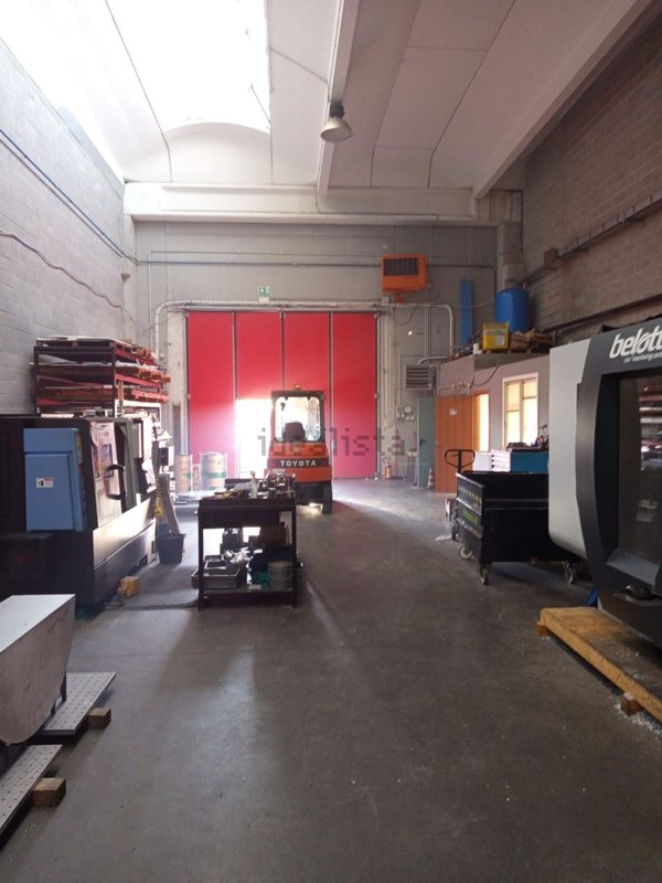 capannone in affitto a Calcinate