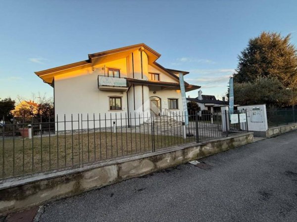 ufficio in affitto a Calvenzano