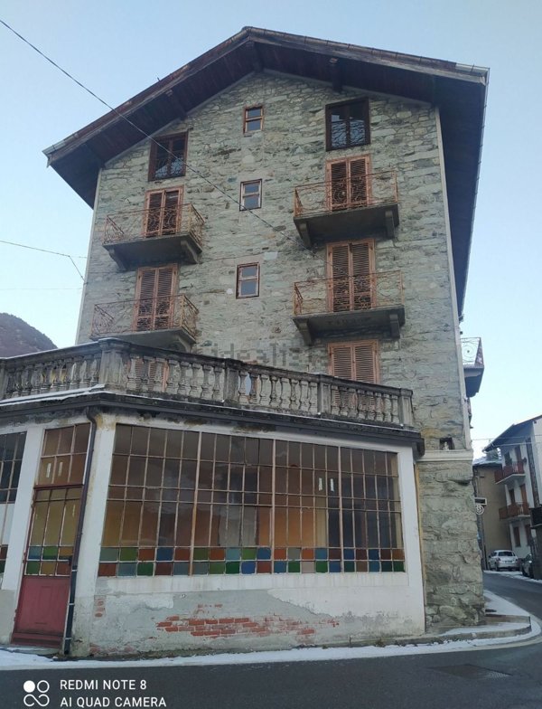 locale commerciale in affitto ad Ala di Stura in zona Pian del Tetto