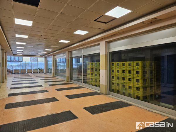 locale commerciale in affitto a Capriate San Gervasio